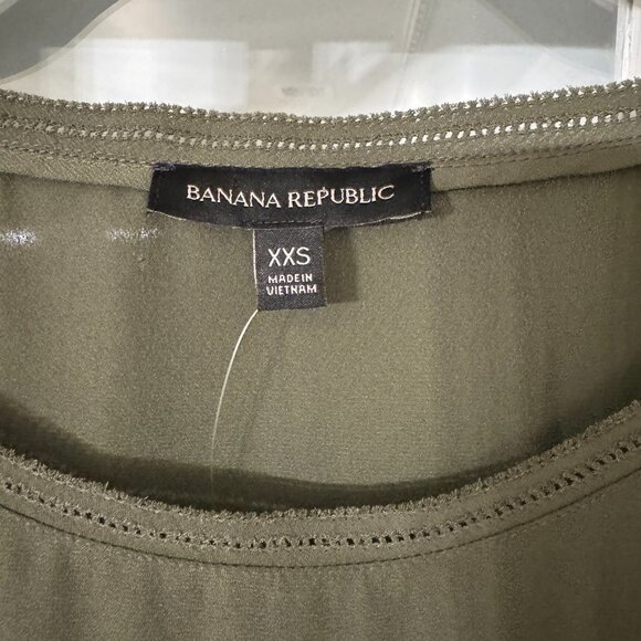 Banana Republic Short Sleeve Crewneck‎ Sheer Olive Green top - Picture 3 of 5